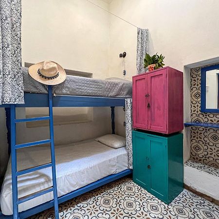 Hostel Candelaria Valladolid  Exteriör bild