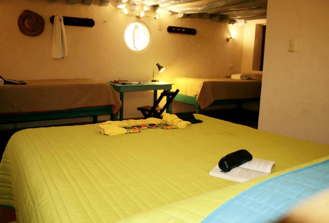 Hostel Candelaria Valladolid  Exteriör bild