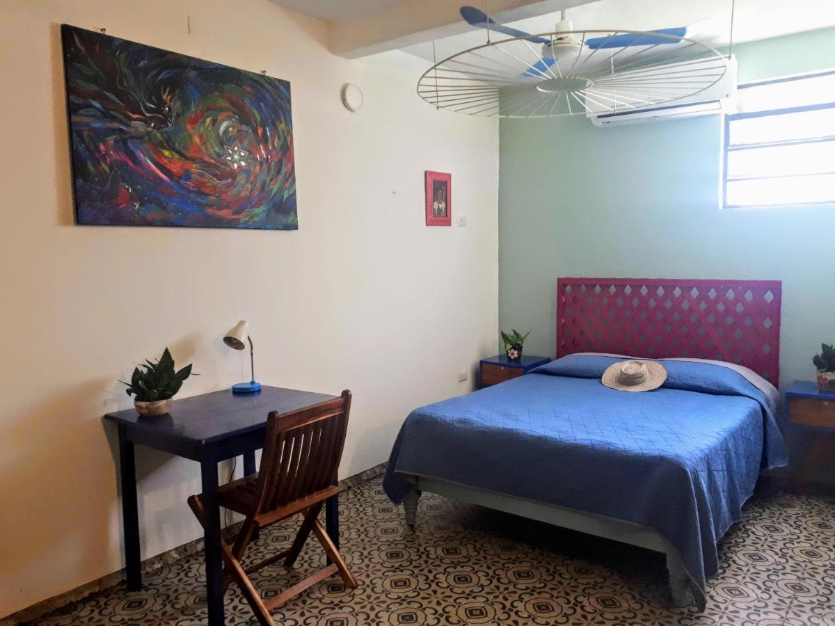 Hostel Candelaria Valladolid  Exteriör bild