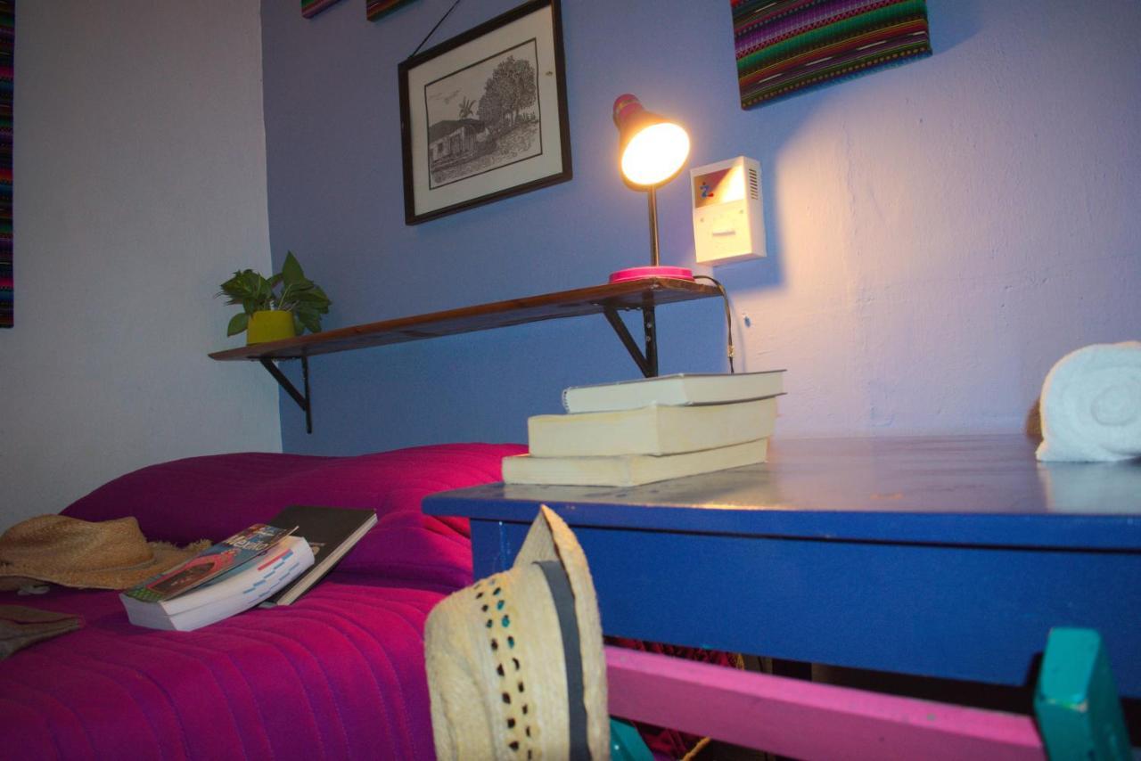 Hostel Candelaria Valladolid  Exteriör bild