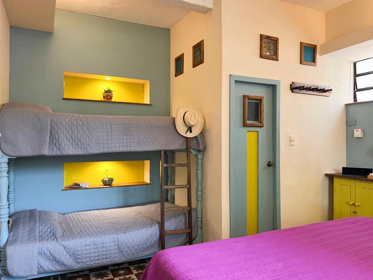 Hostel Candelaria Valladolid  Exteriör bild