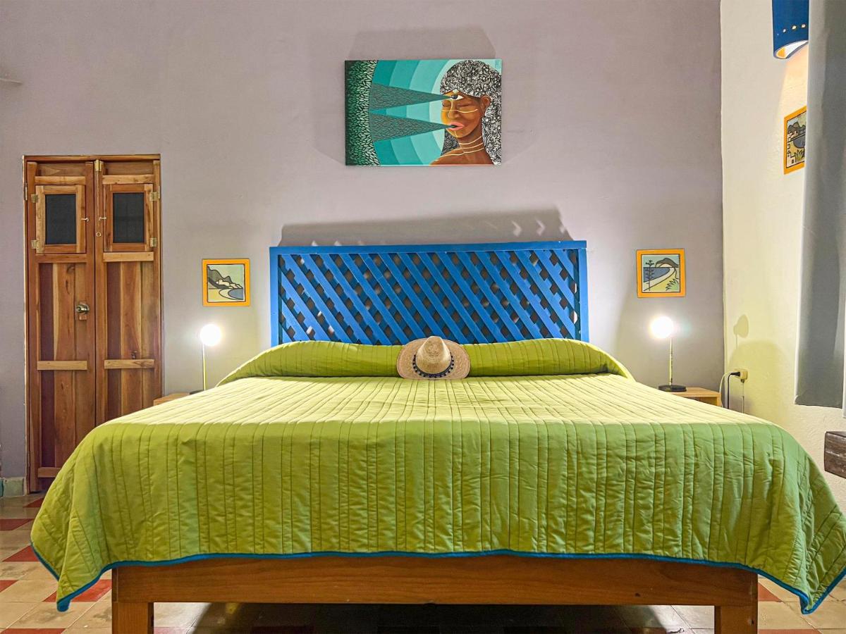 Hostel Candelaria Valladolid  Exteriör bild