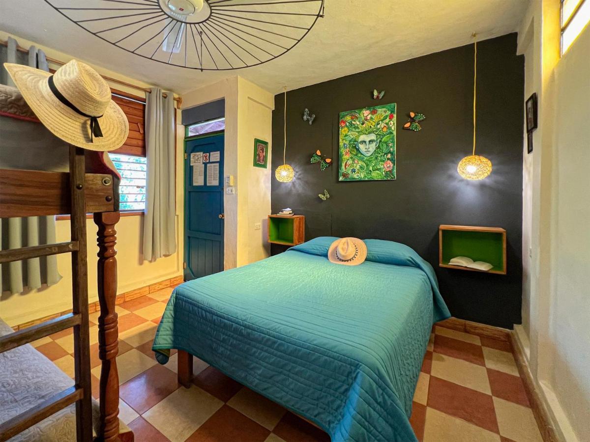 Hostel Candelaria Valladolid  Exteriör bild