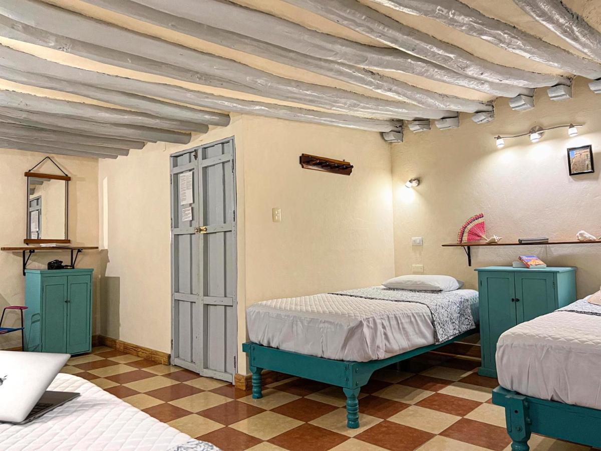 Hostel Candelaria Valladolid  Exteriör bild