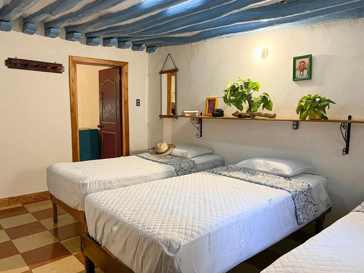 Hostel Candelaria Valladolid  Exteriör bild