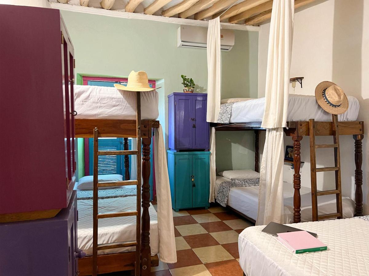 Hostel Candelaria Valladolid  Exteriör bild