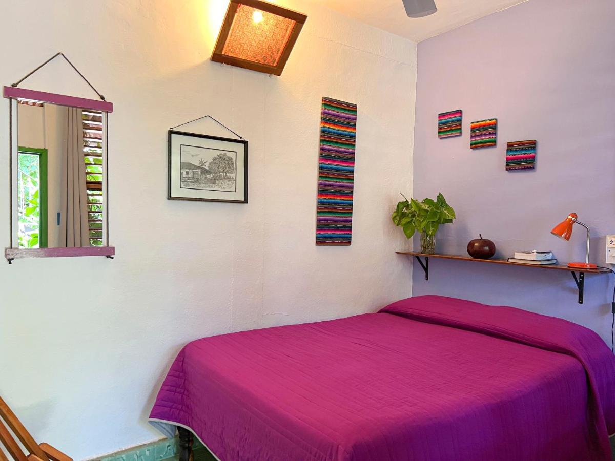 Hostel Candelaria Valladolid  Exteriör bild