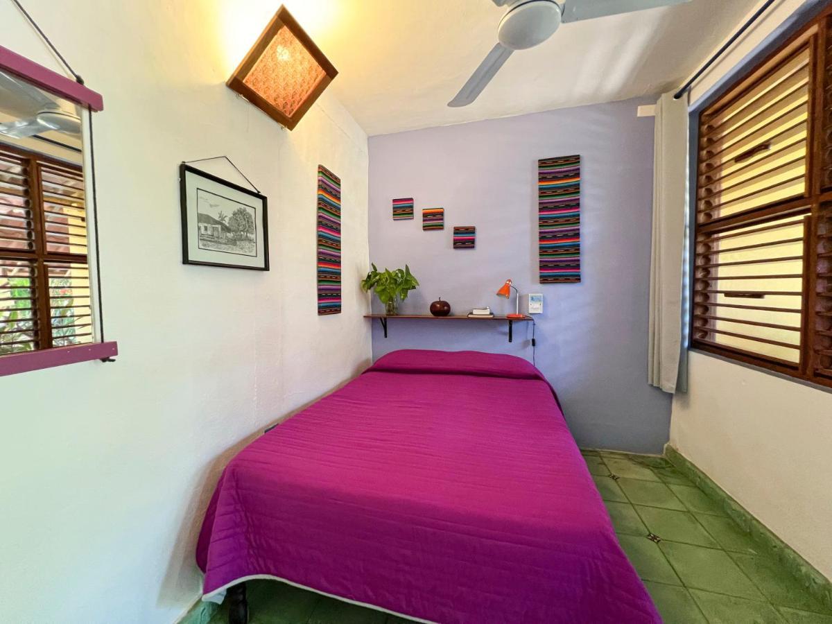 Hostel Candelaria Valladolid  Exteriör bild