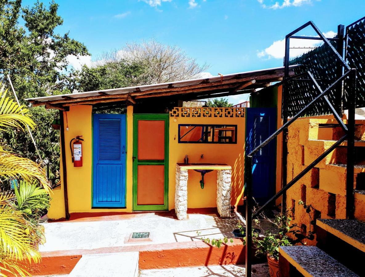 Hostel Candelaria Valladolid  Exteriör bild